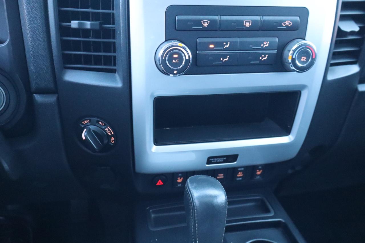 Nissan Titan 4WD Crew Cab SWB PRO-4X 2015