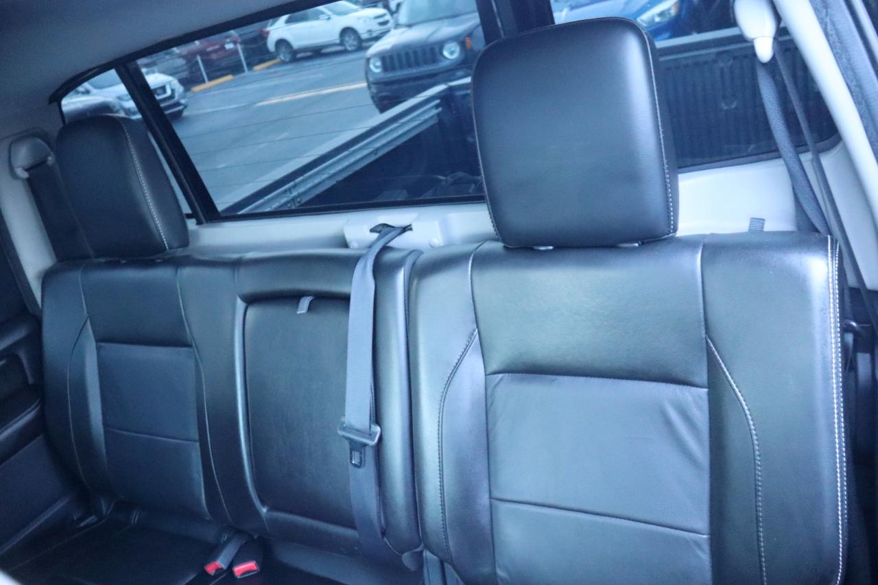 Nissan Titan 4WD Crew Cab SWB PRO-4X 2015