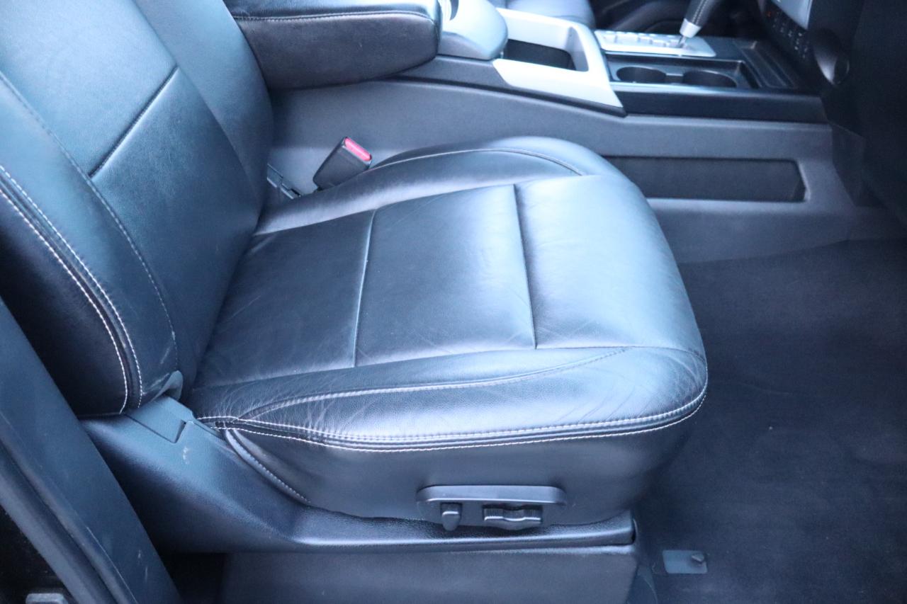 Nissan Titan 4WD Crew Cab SWB PRO-4X 2015