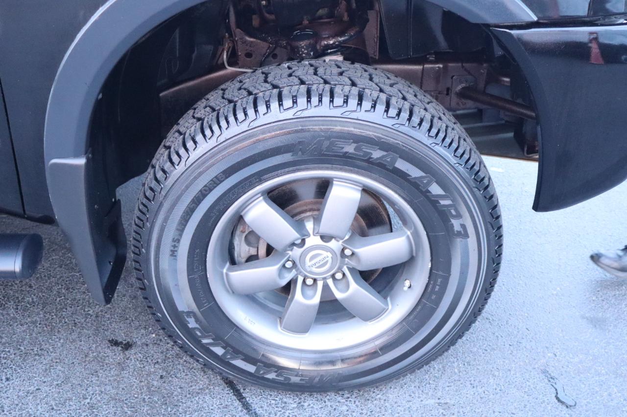 Nissan Titan 4WD Crew Cab SWB PRO-4X 2015