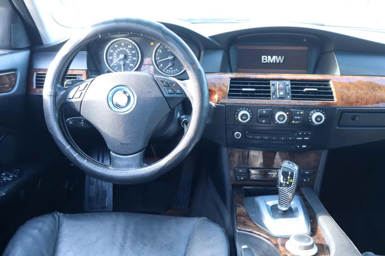 BMW 5 Series 4dr Sdn 528i RWD 2008
