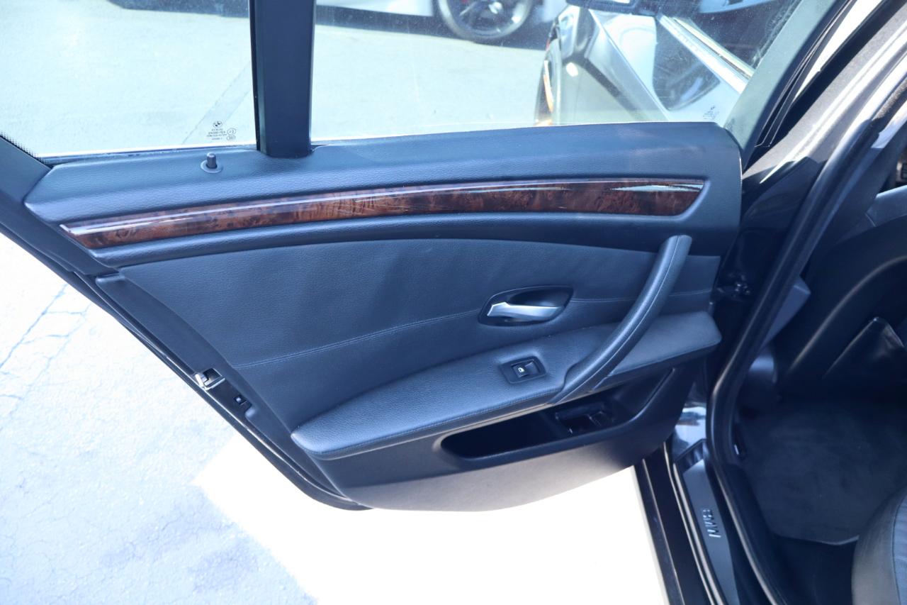 BMW 5 Series 4dr Sdn 528i RWD 2008