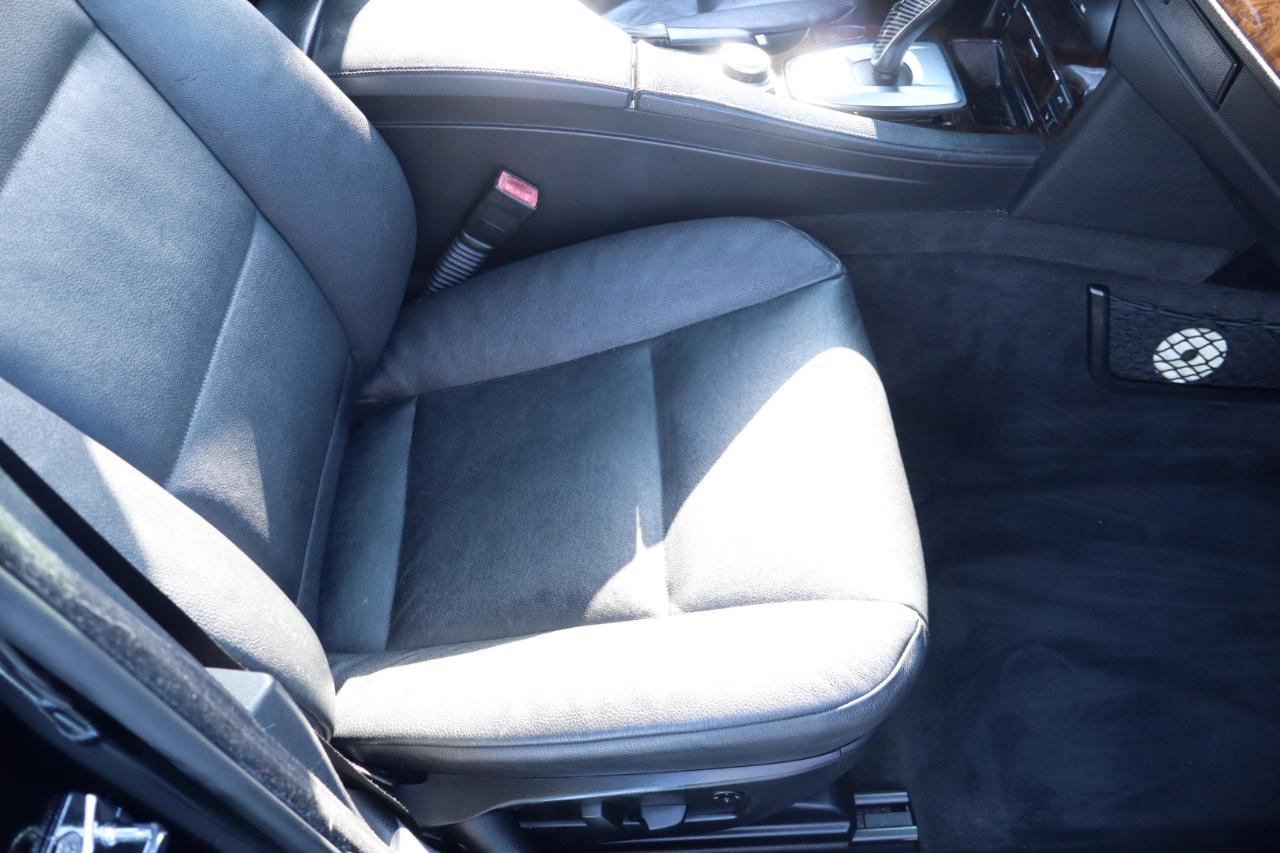 BMW 5 Series 4dr Sdn 528i RWD 2008