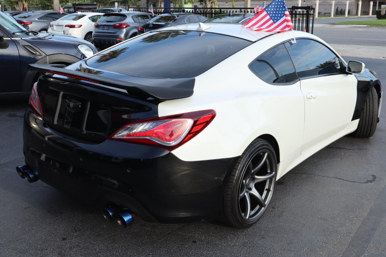 Hyundai Genesis Coupe 2dr V6 3.8L Auto Grand Touring w/Tan Lth 2013