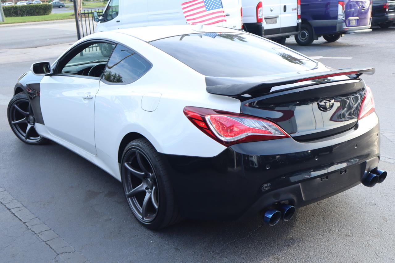 Hyundai Genesis Coupe 2dr V6 3.8L Auto Grand Touring w/Tan Lth 2013