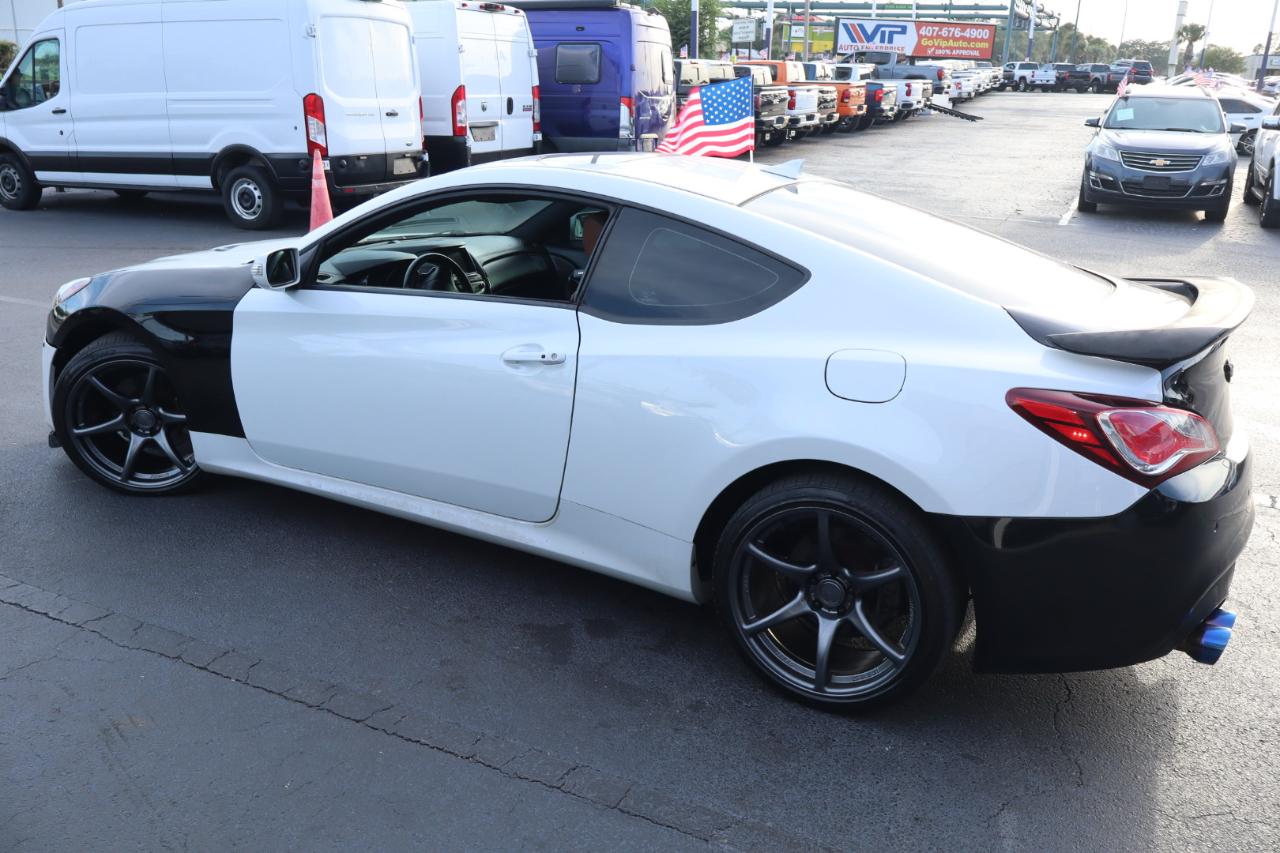 Hyundai Genesis Coupe 2dr V6 3.8L Auto Grand Touring w/Tan Lth 2013