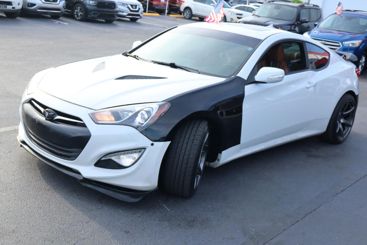 Hyundai Genesis Coupe 2dr V6 3.8L Auto Grand Touring w/Tan Lth 2013