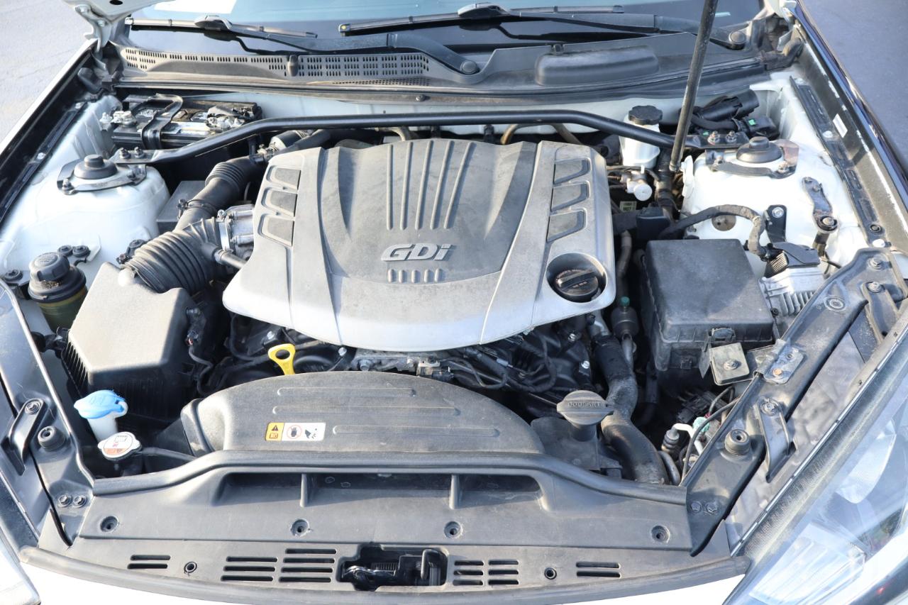 Hyundai Genesis Coupe 2dr V6 3.8L Auto Grand Touring w/Tan Lth 2013