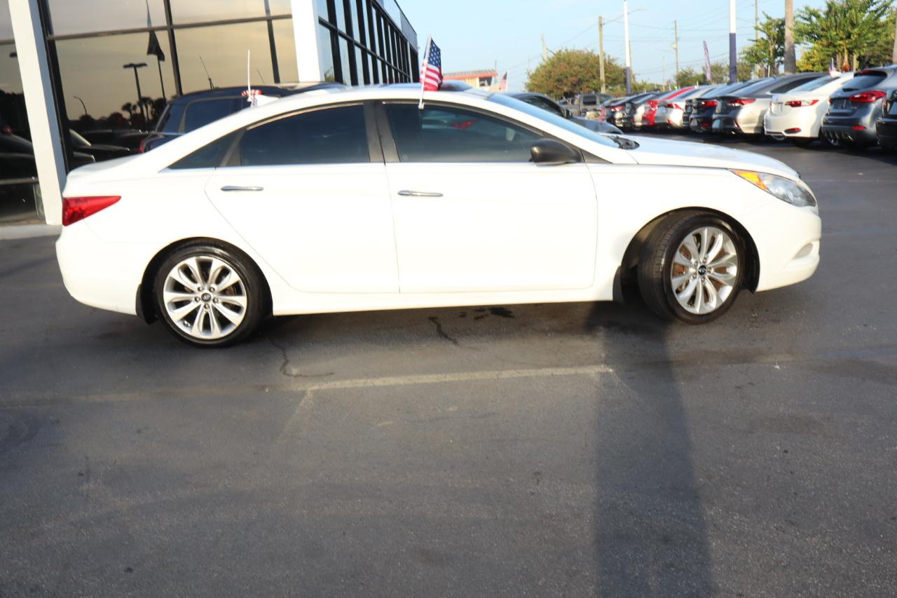 Hyundai Sonata 4dr Sdn 2.4L Auto SE 2012
