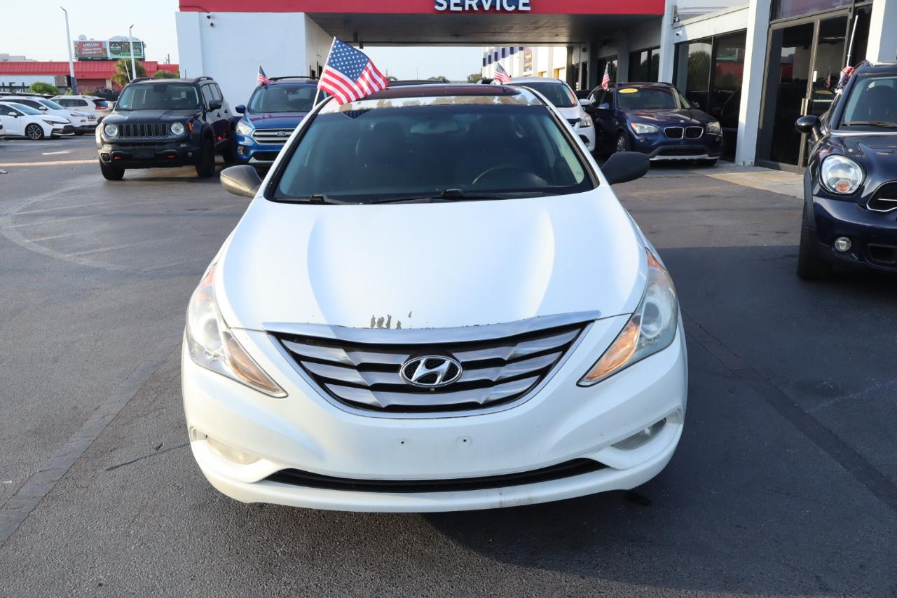 Hyundai Sonata 4dr Sdn 2.4L Auto SE 2012