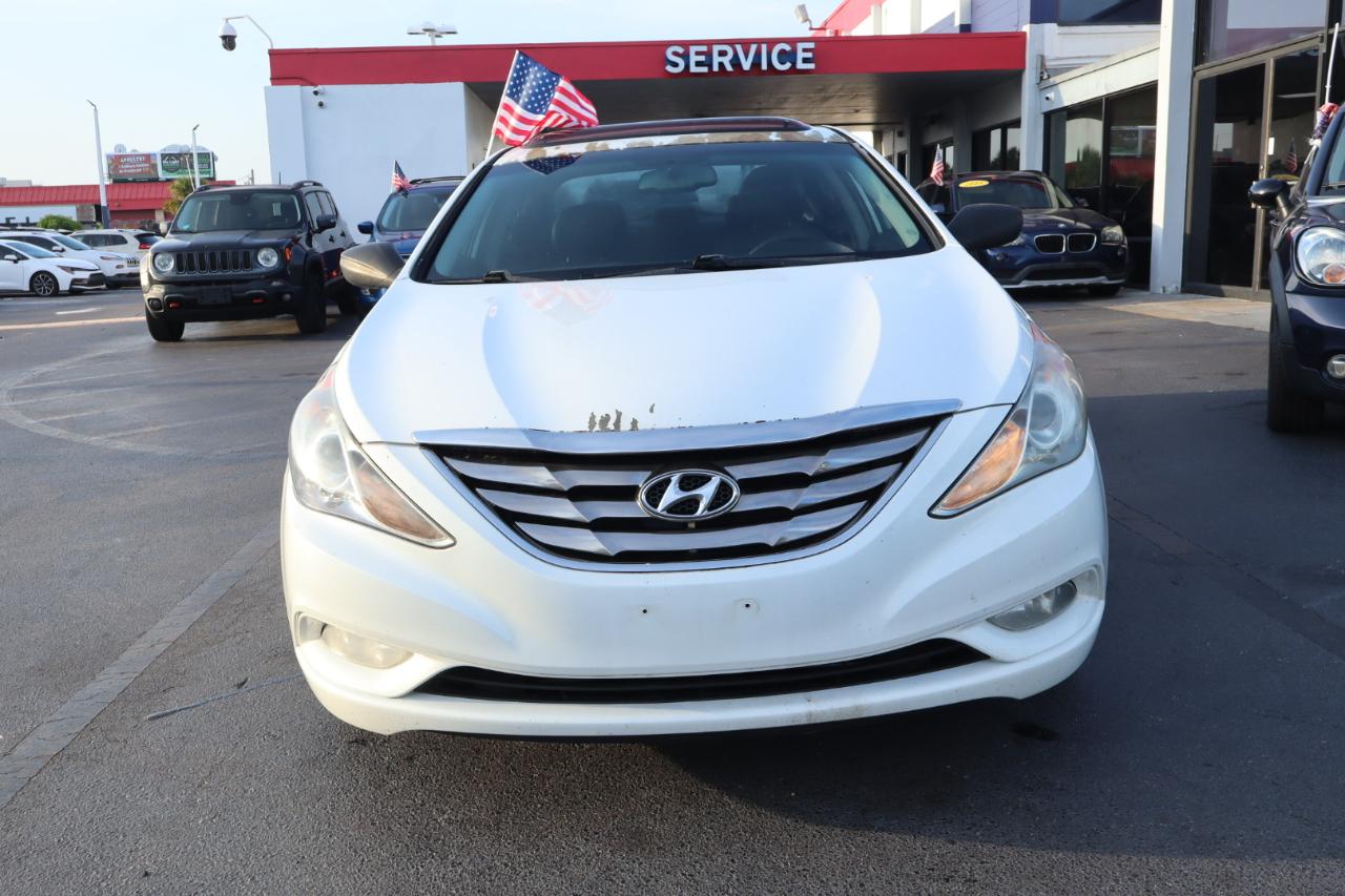 Hyundai Sonata 4dr Sdn 2.4L Auto SE 2012