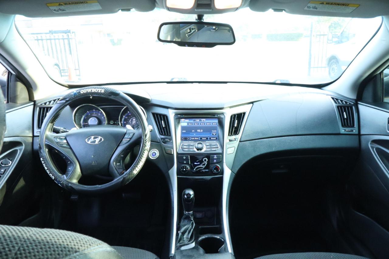 Hyundai Sonata 4dr Sdn 2.4L Auto SE 2012