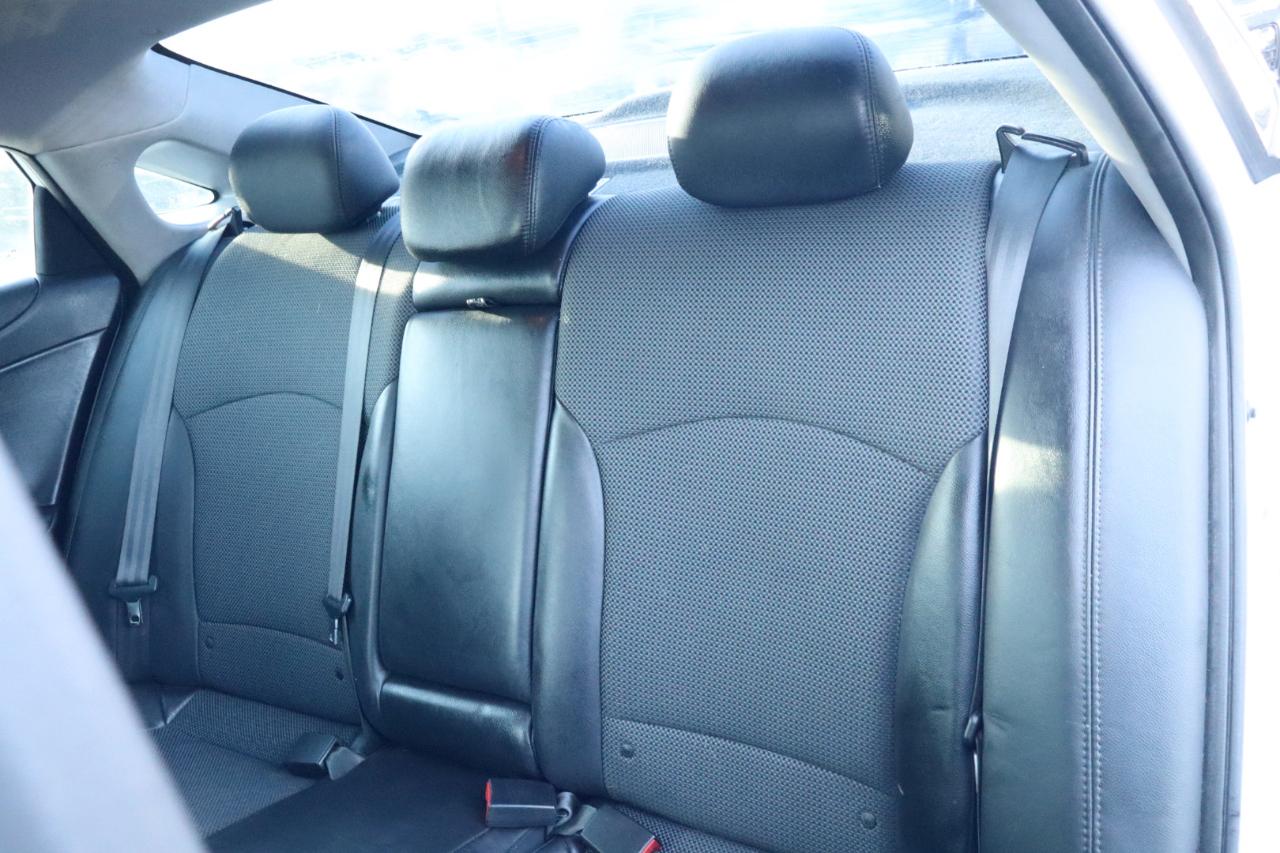 Hyundai Sonata 4dr Sdn 2.4L Auto SE 2012
