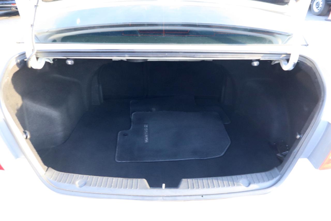 Hyundai Sonata 4dr Sdn 2.4L Auto SE 2012
