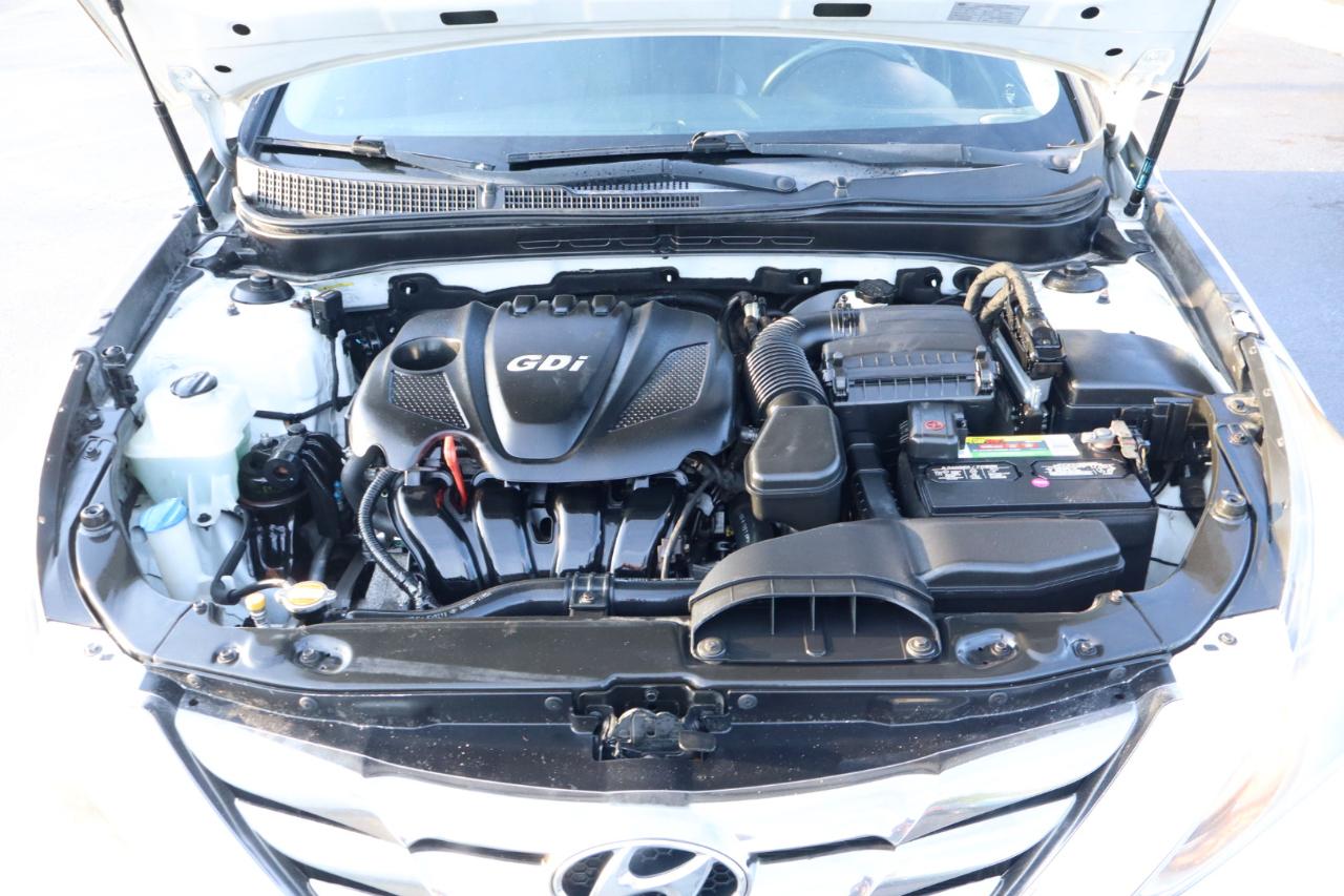 Hyundai Sonata 4dr Sdn 2.4L Auto SE 2012