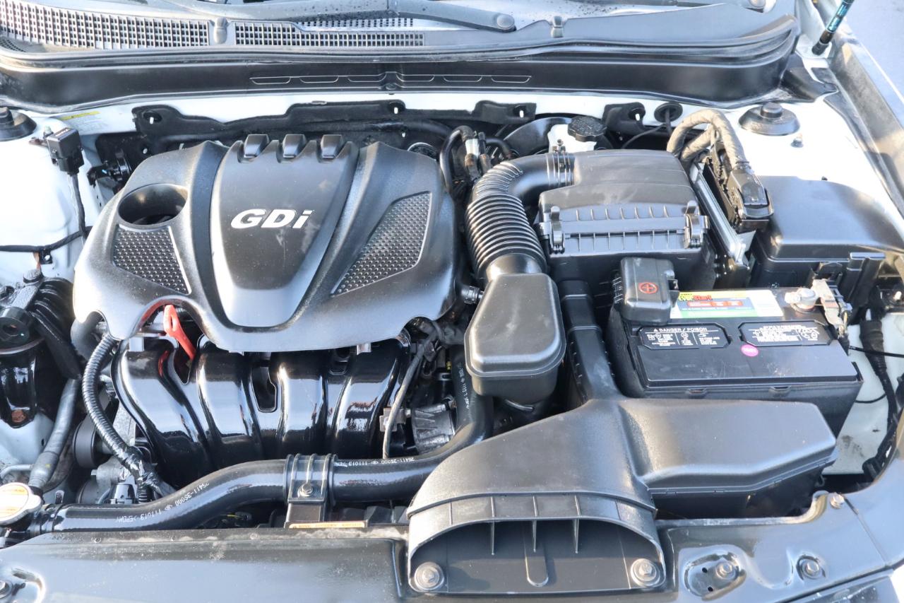Hyundai Sonata 4dr Sdn 2.4L Auto SE 2012