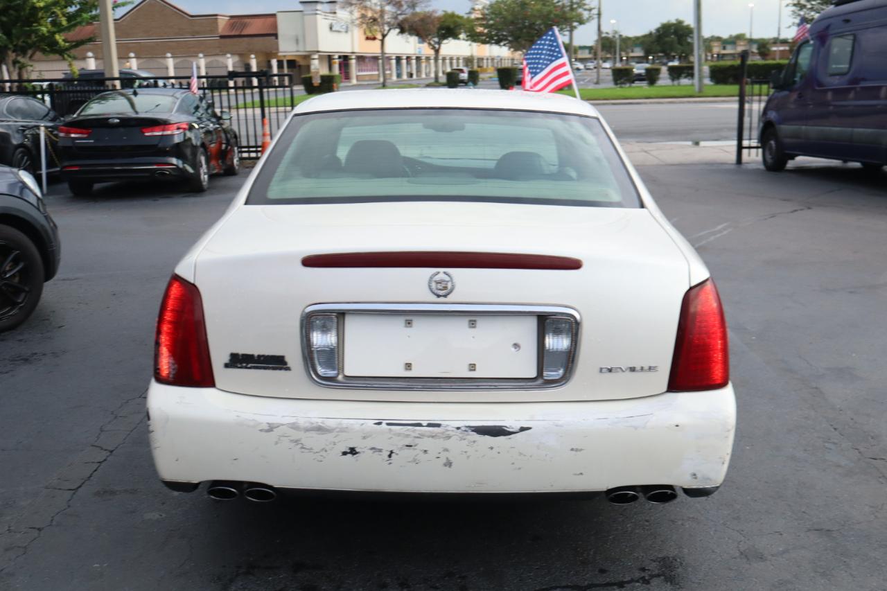 Cadillac DeVille 4dr Sdn 2000