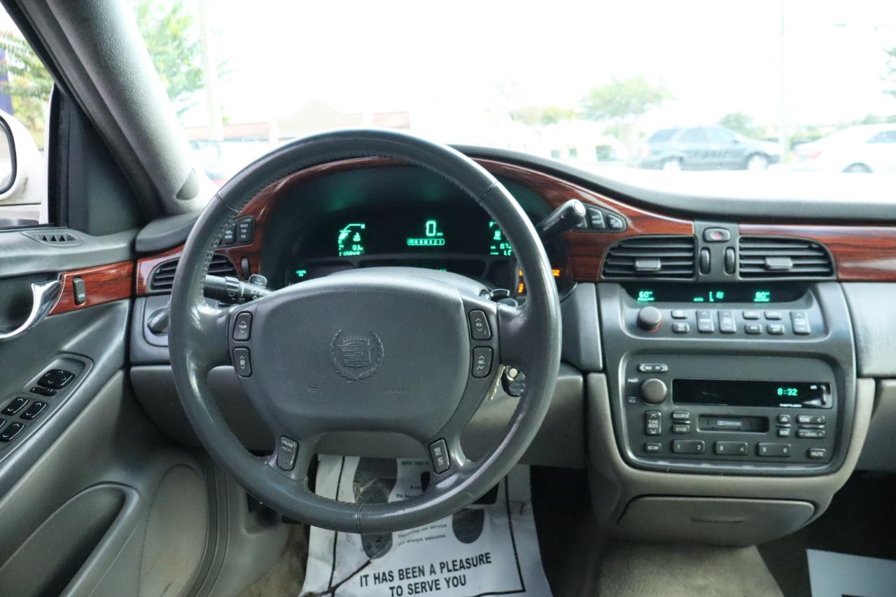 Cadillac DeVille 4dr Sdn 2000