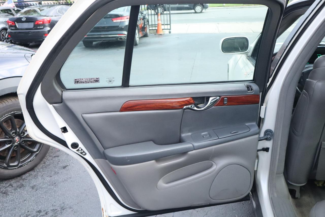 Cadillac DeVille 4dr Sdn 2000