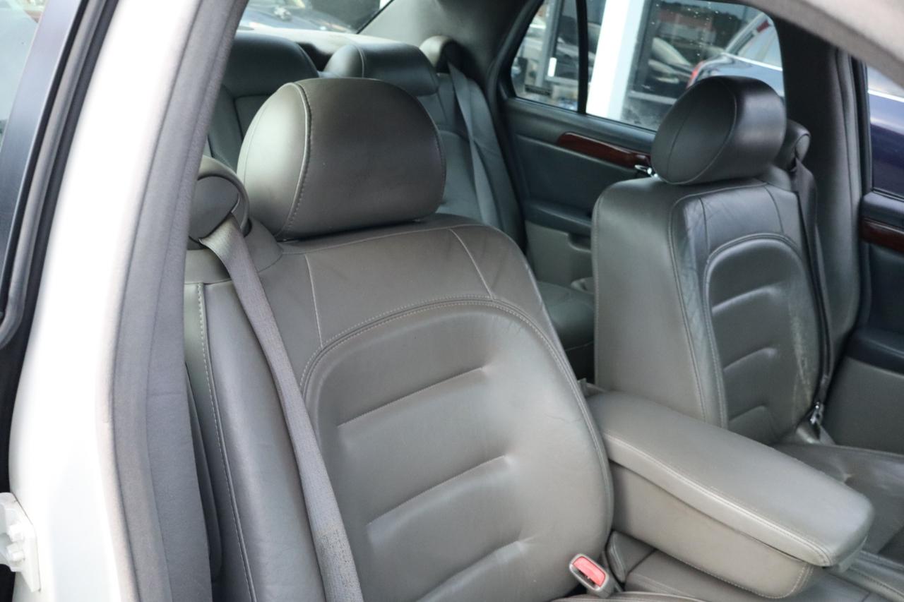 Cadillac DeVille 4dr Sdn 2000