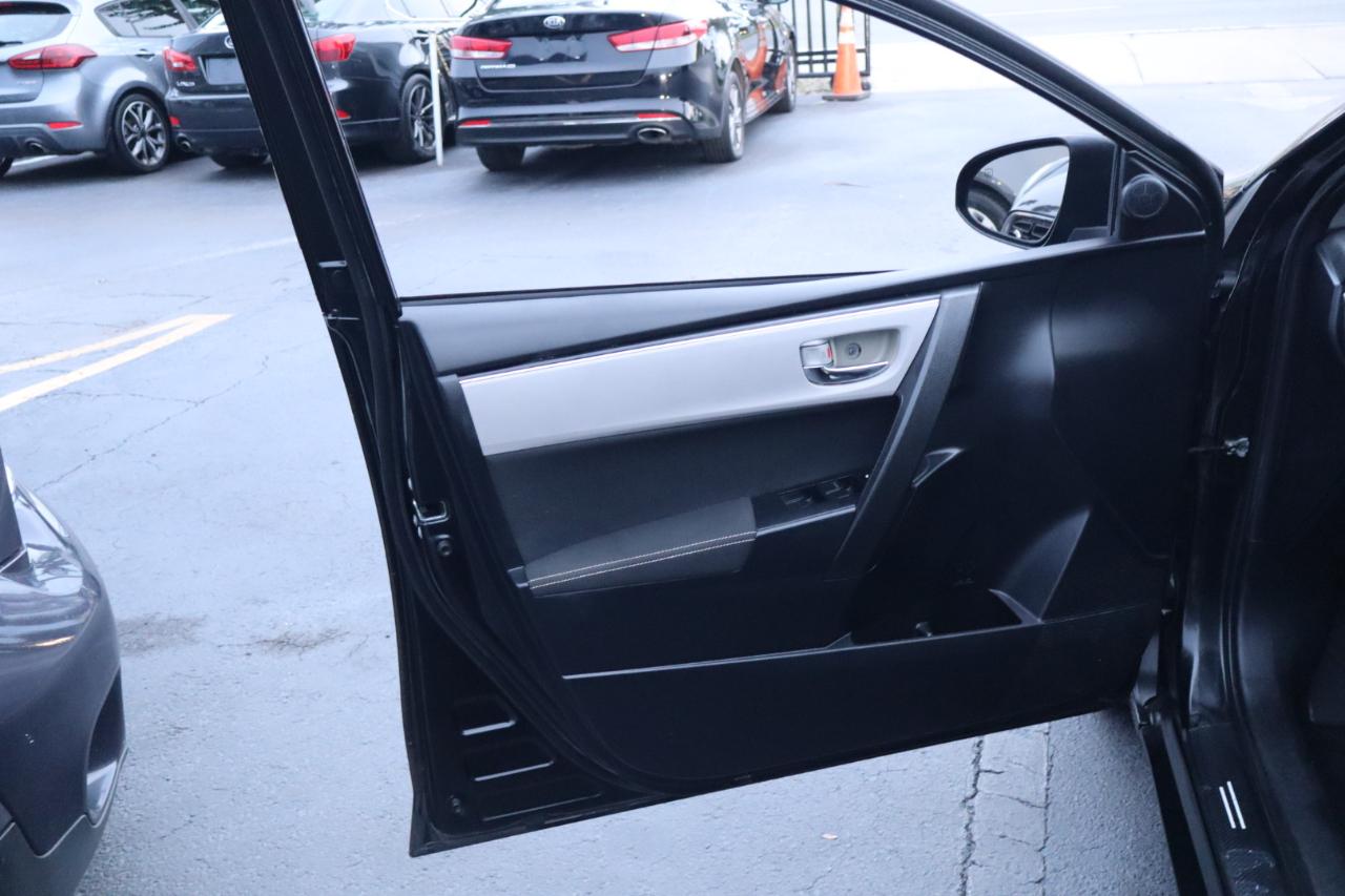 Toyota Corolla XLE CVT (Natl) 2018