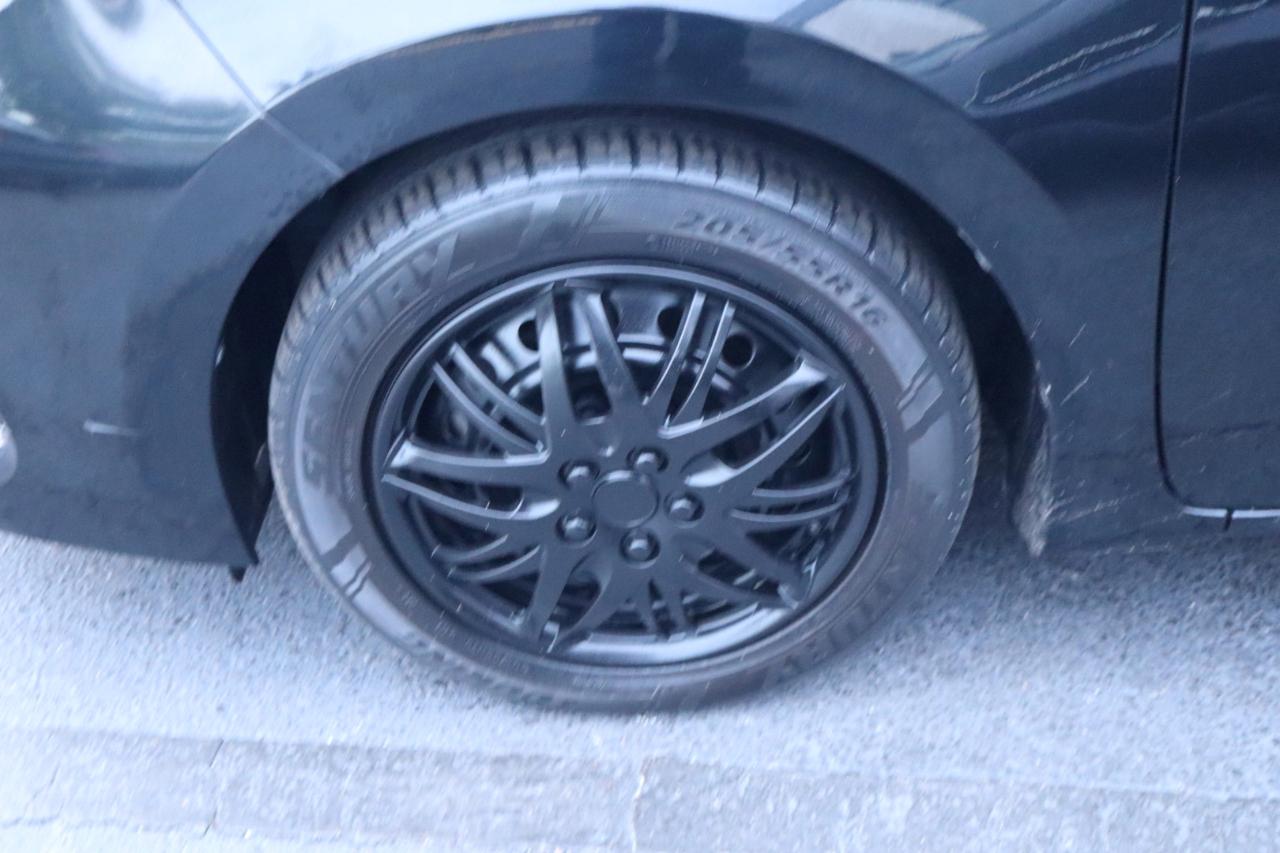 Toyota Corolla XLE CVT (Natl) 2018