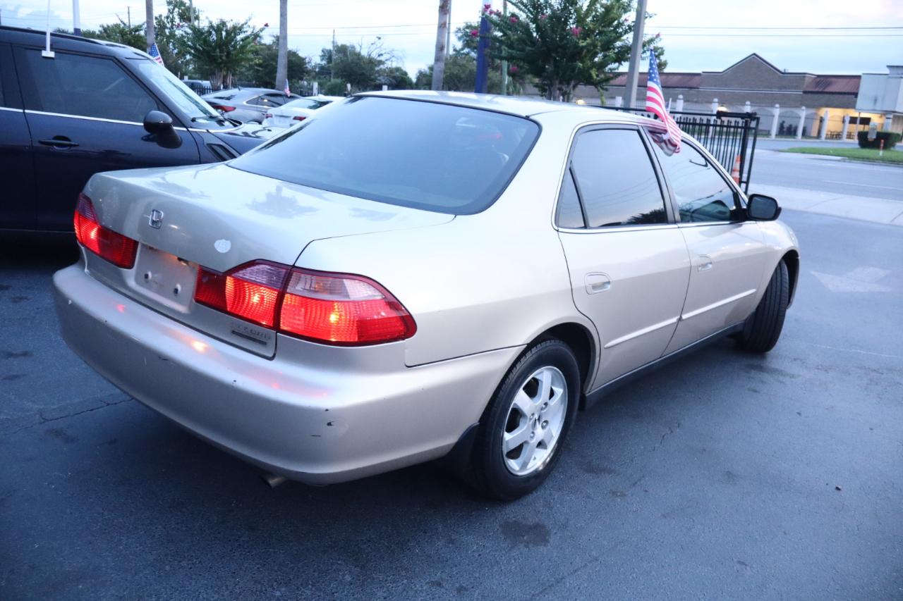 Honda Accord Sdn 4dr Sdn SE Auto 2000