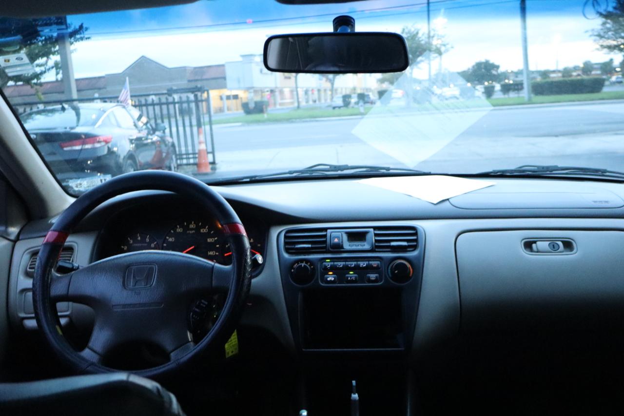 Honda Accord Sdn 4dr Sdn SE Auto 2000