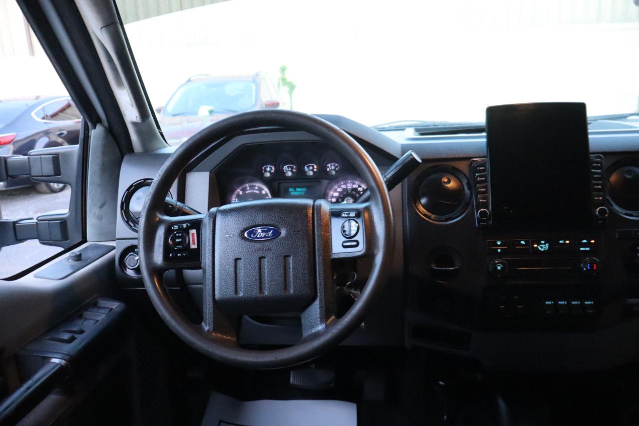 Ford Super Duty F-450 DRW 4WD Crew Cab 176" WB 60" CA XLT 2014