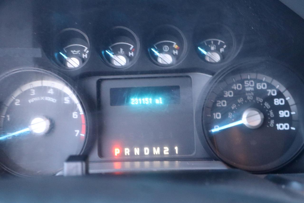 Ford Super Duty F-450 DRW 4WD Crew Cab 176" WB 60" CA XLT 2014