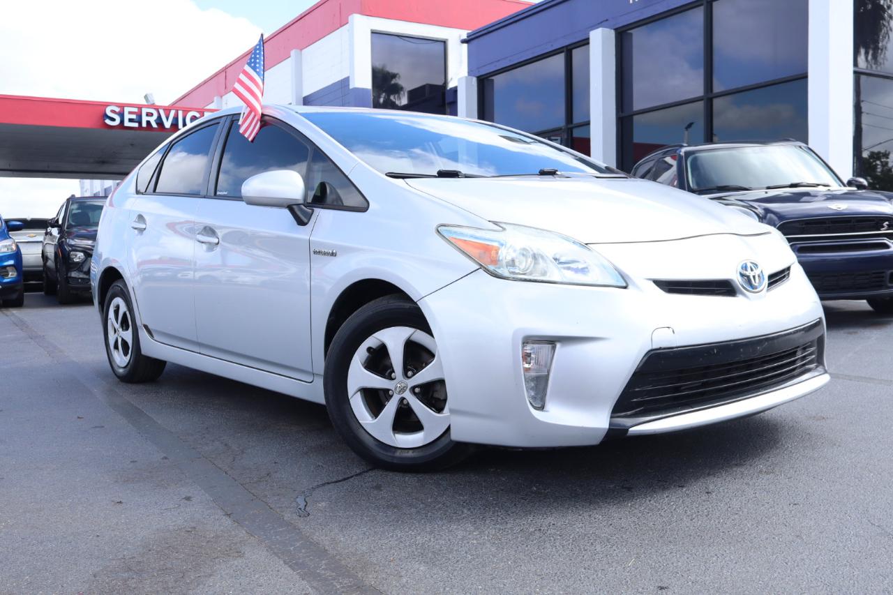 Toyota Prius 4-Door Sedan 2013