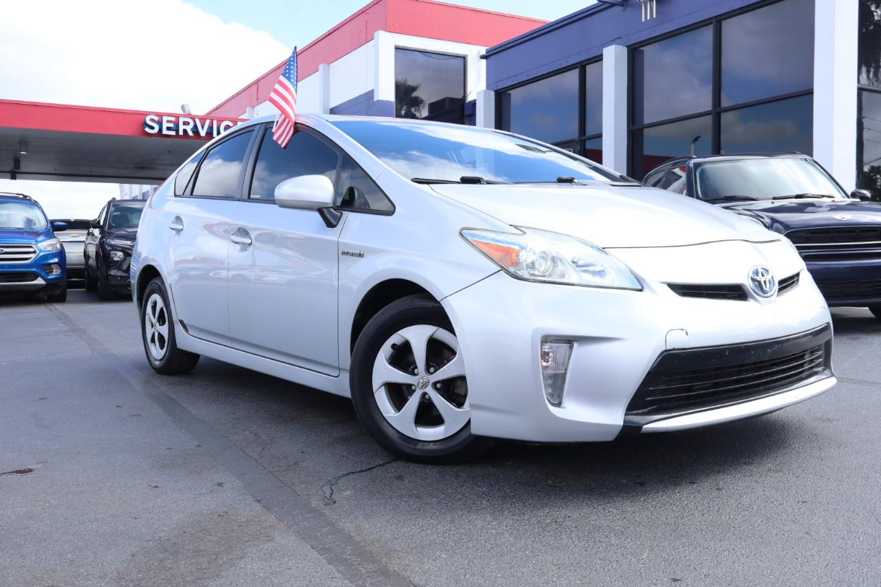 Toyota Prius 4-Door Sedan 2013