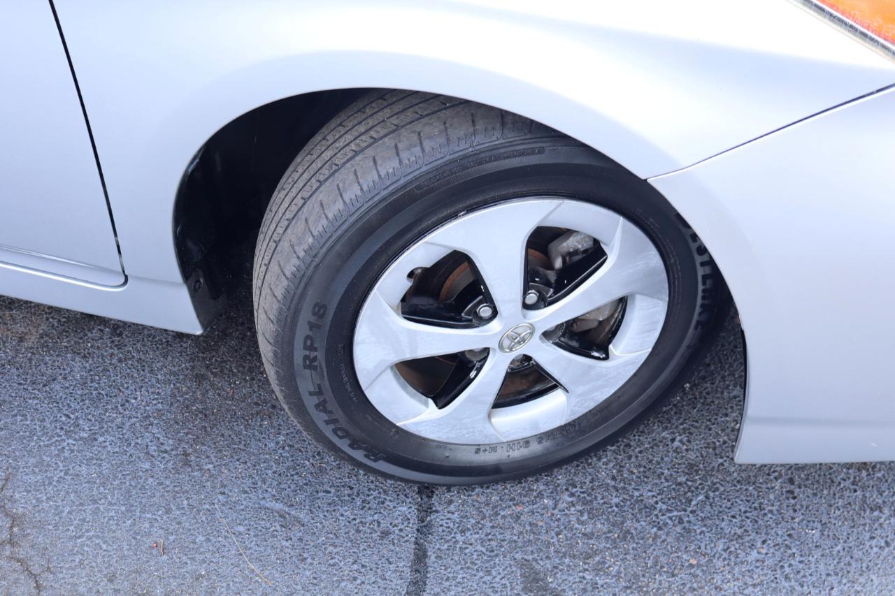 Toyota Prius 4-Door Sedan 2013