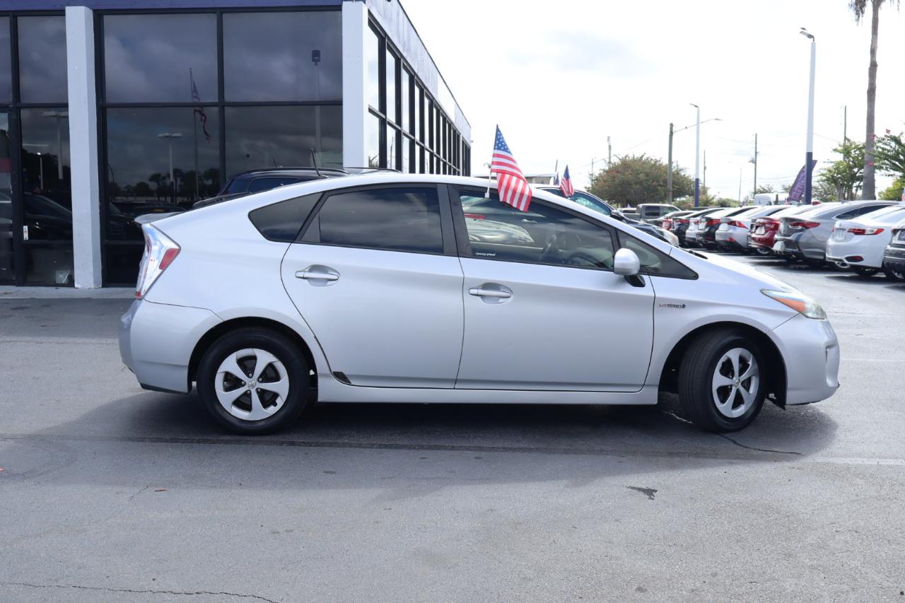Toyota Prius 4-Door Sedan 2013
