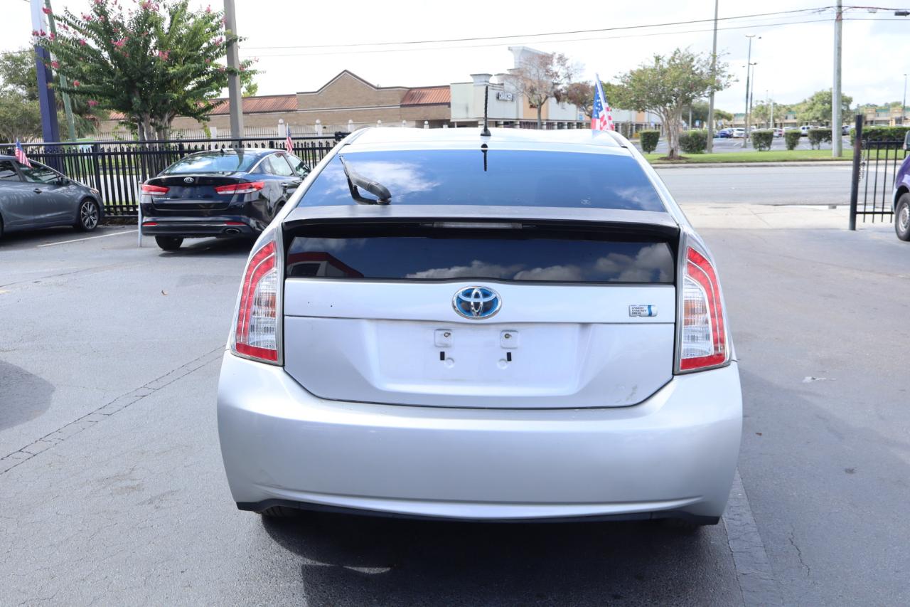 Toyota Prius 4-Door Sedan 2013