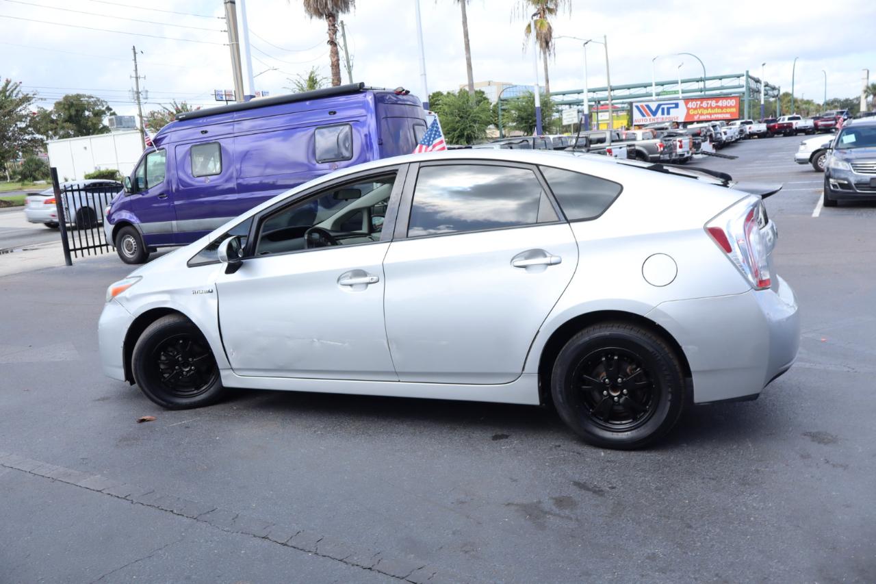 Toyota Prius 4-Door Sedan 2013