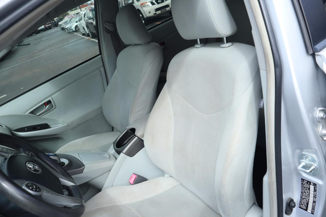 Toyota Prius 4-Door Sedan 2013