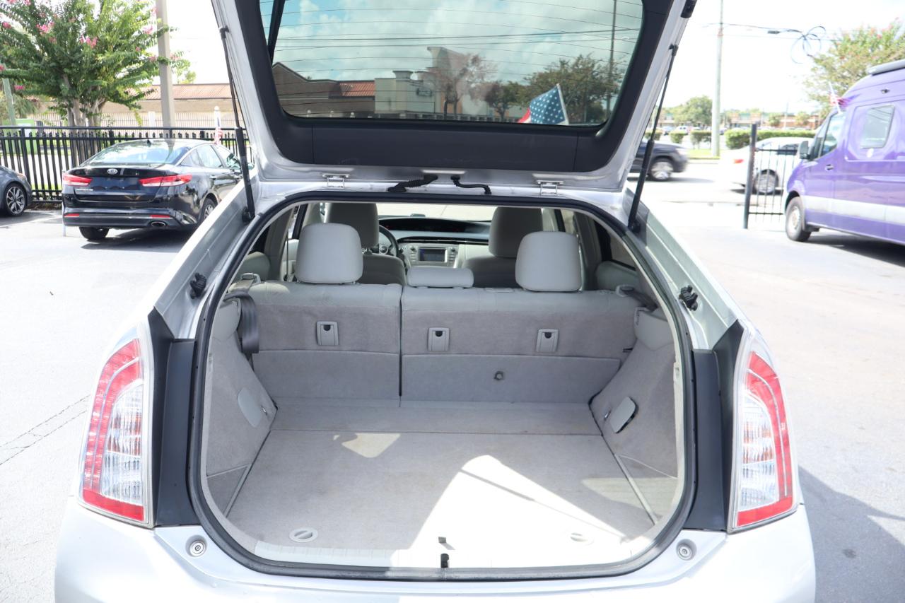 Toyota Prius 4-Door Sedan 2013