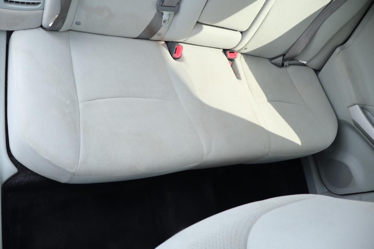 Toyota Prius 4-Door Sedan 2013