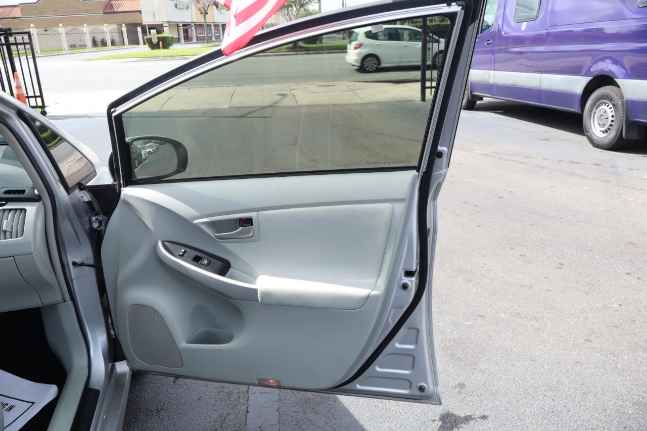Toyota Prius 4-Door Sedan 2013