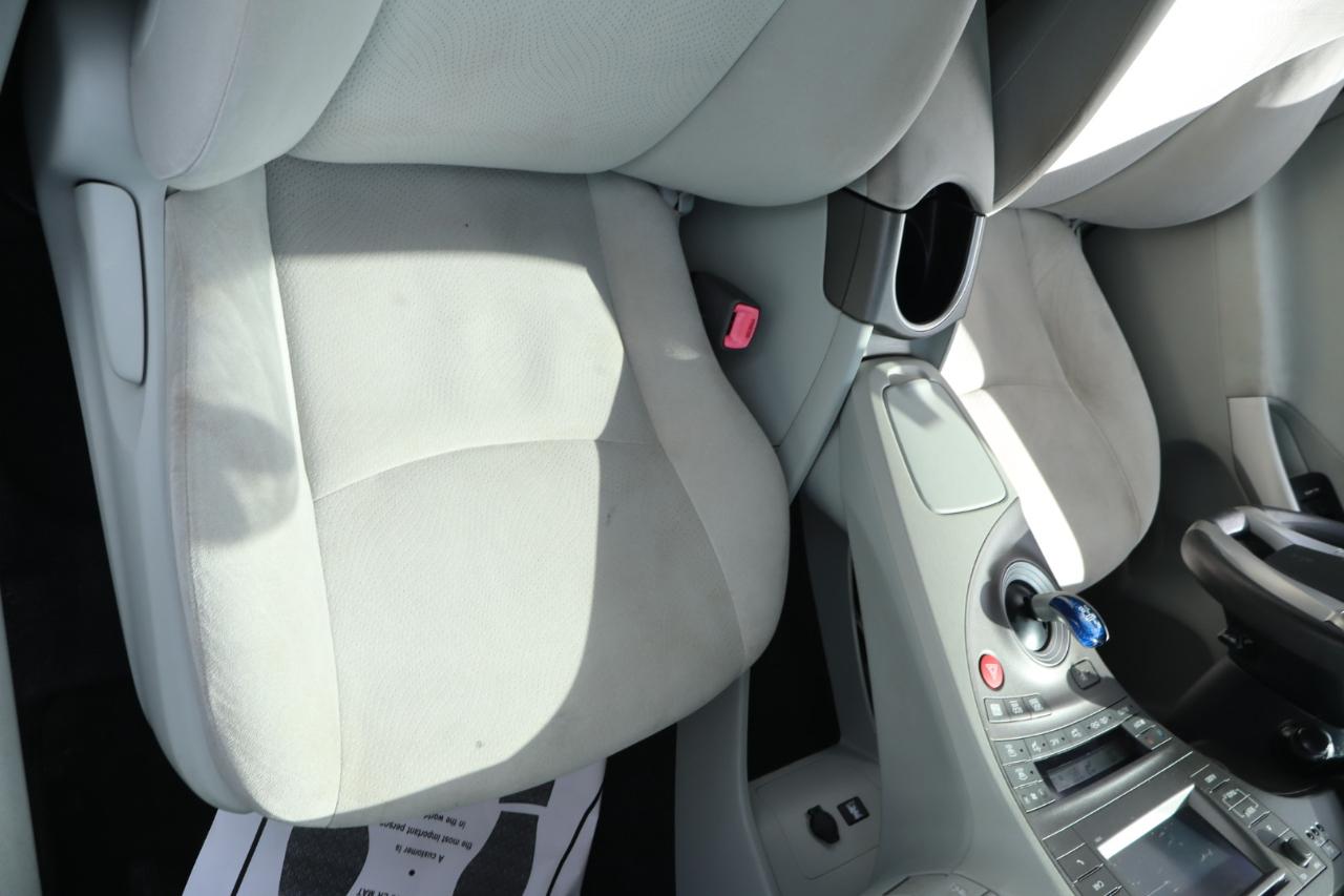 Toyota Prius 4-Door Sedan 2013