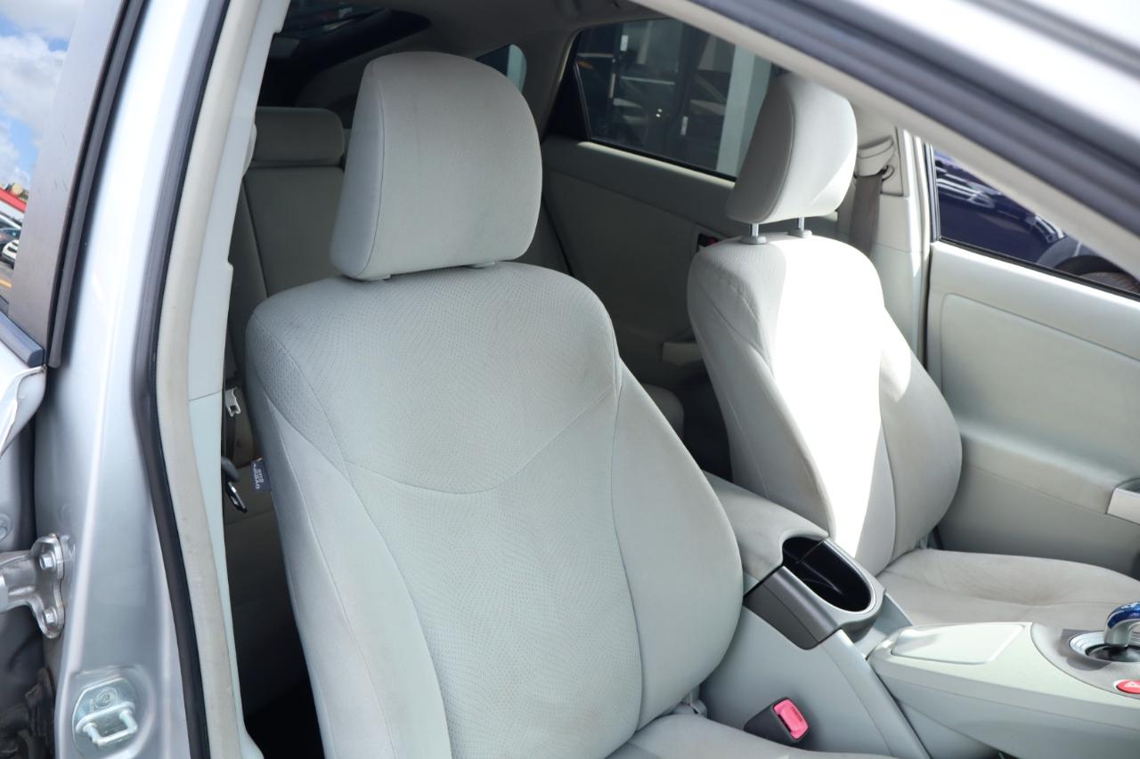 Toyota Prius 4-Door Sedan 2013