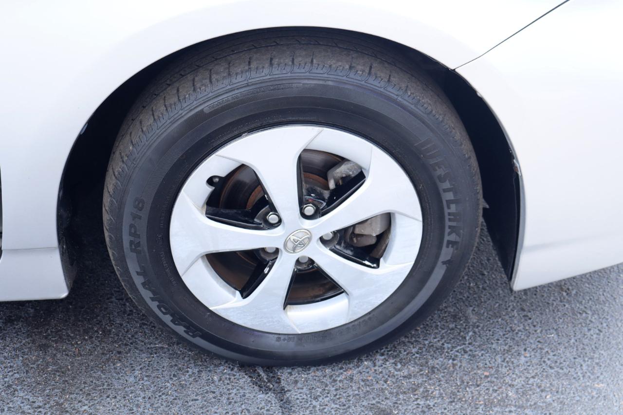 Toyota Prius 4-Door Sedan 2013