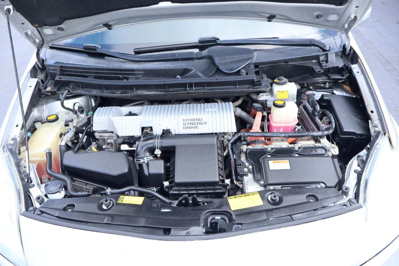 Toyota Prius 4-Door Sedan 2013