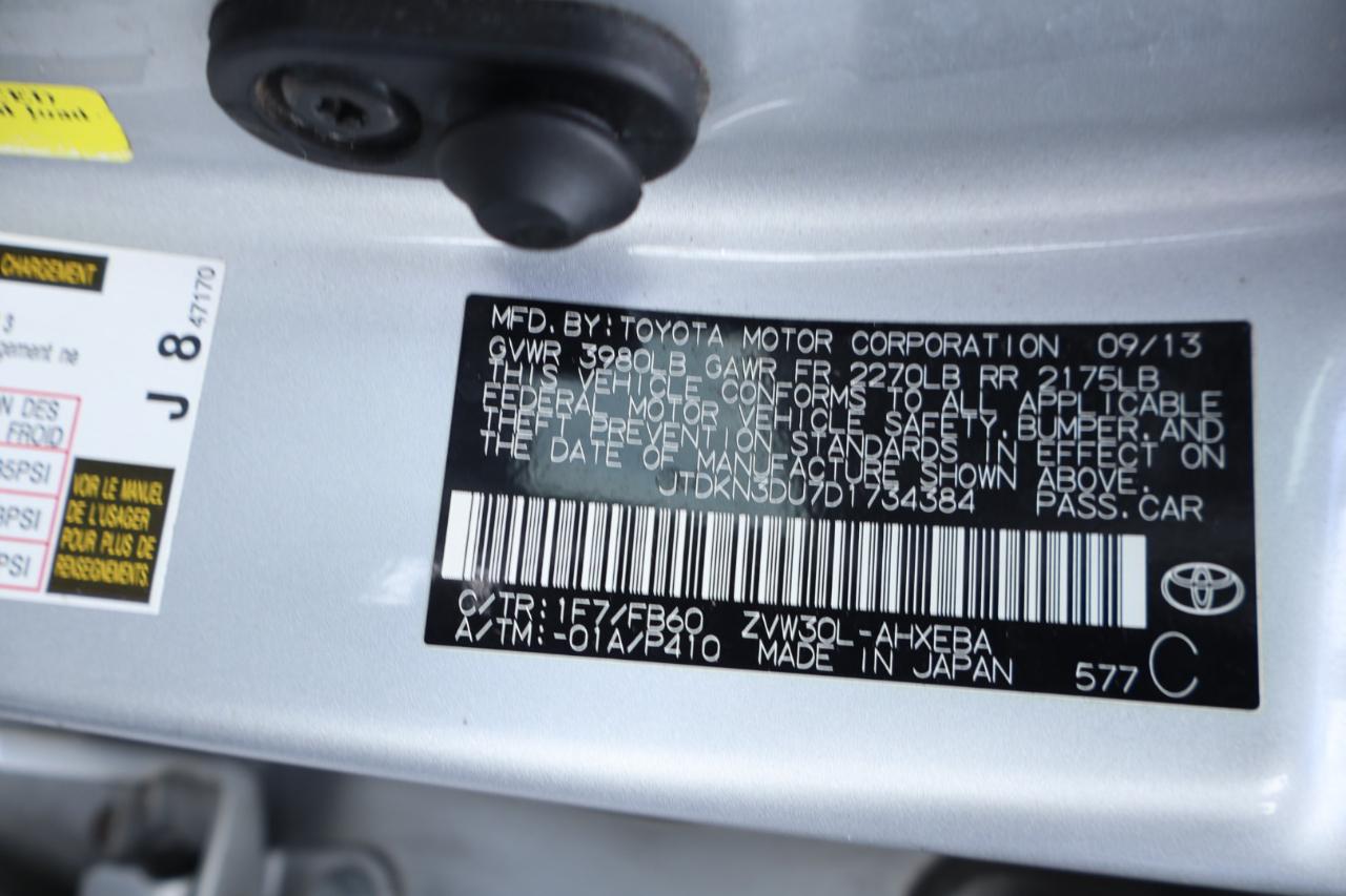 Toyota Prius 4-Door Sedan 2013