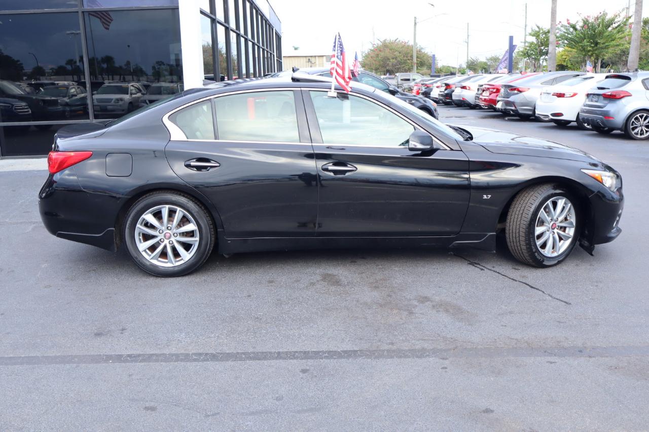 Infiniti Q50 4dr Sdn Premium RWD 2015