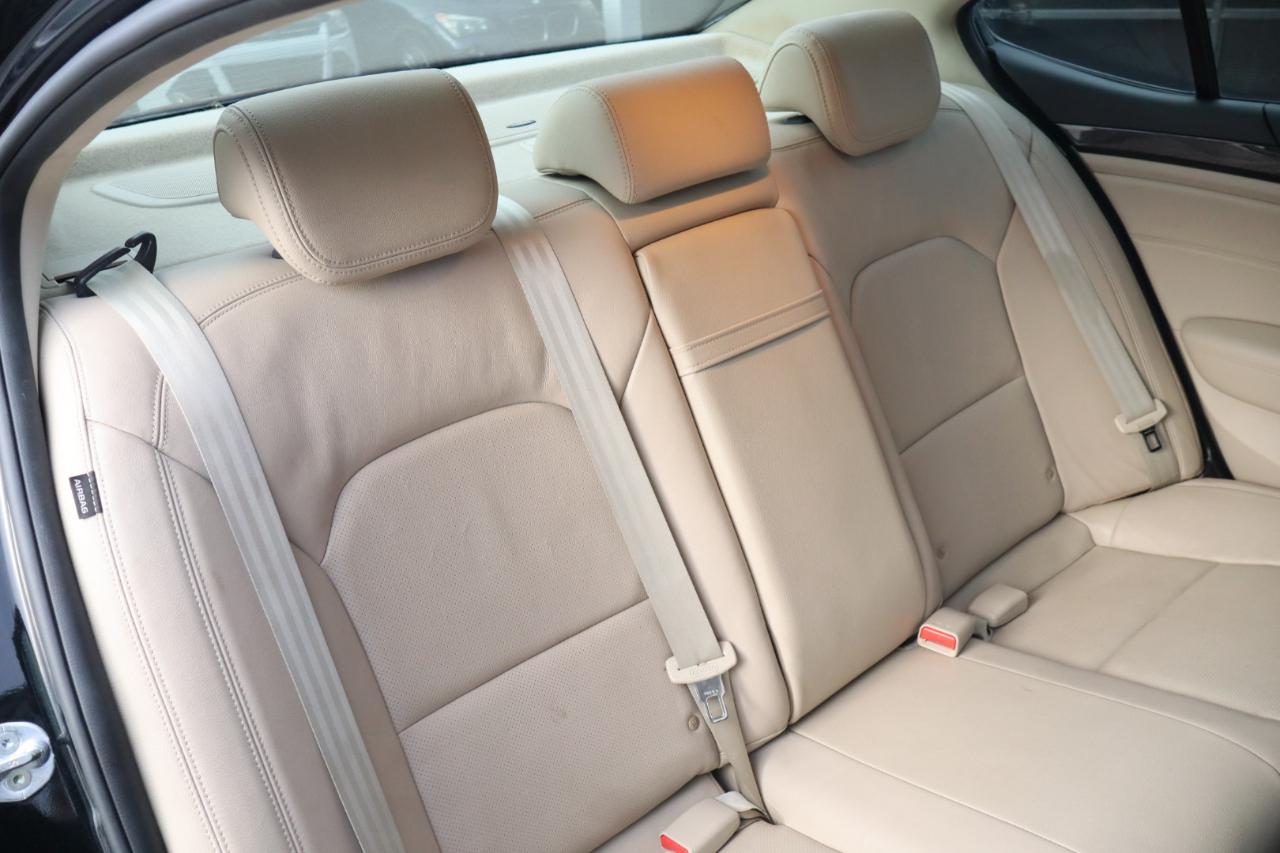 Kia Cadenza 4dr Sdn Premium 2015