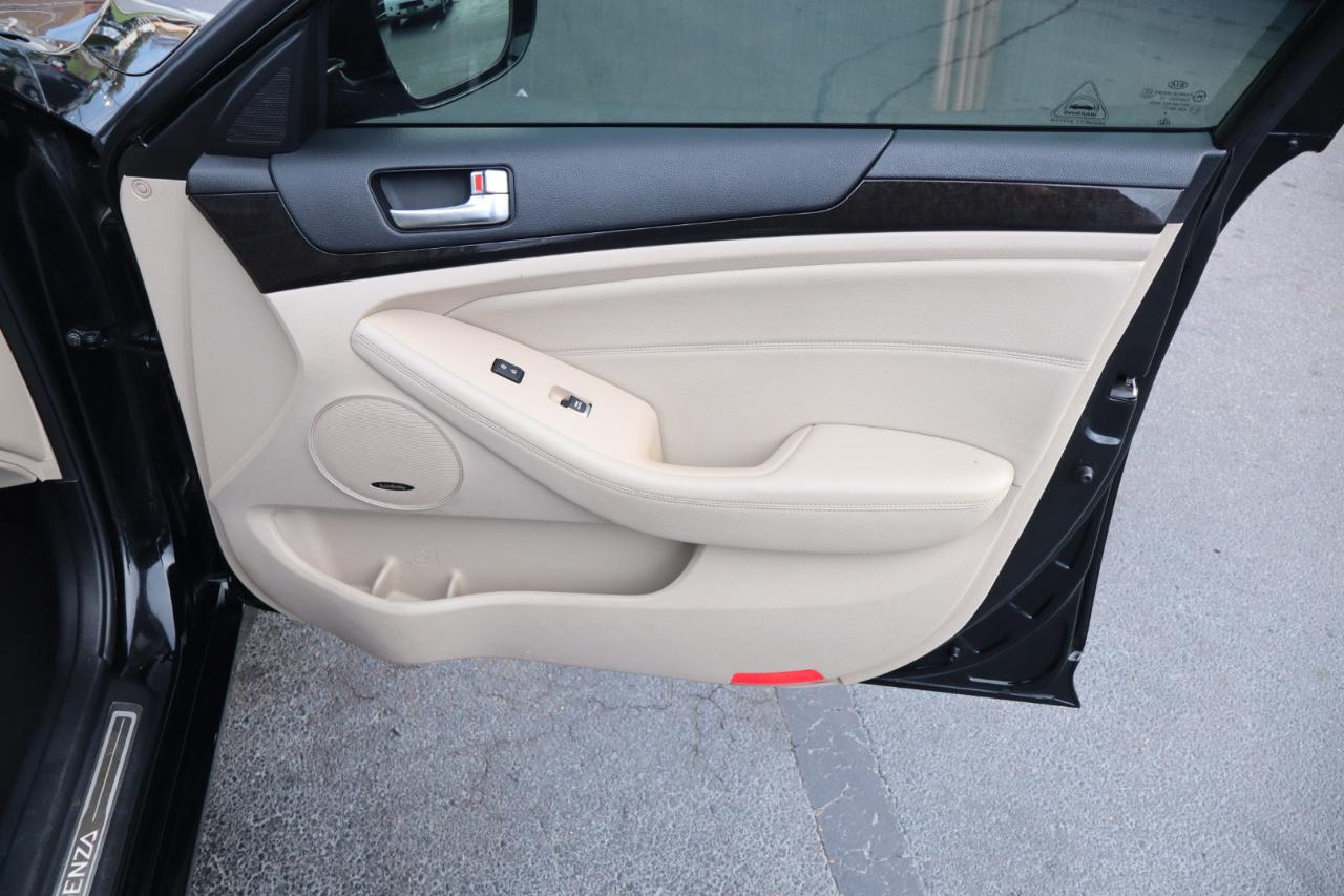 Kia Cadenza 4dr Sdn Premium 2015