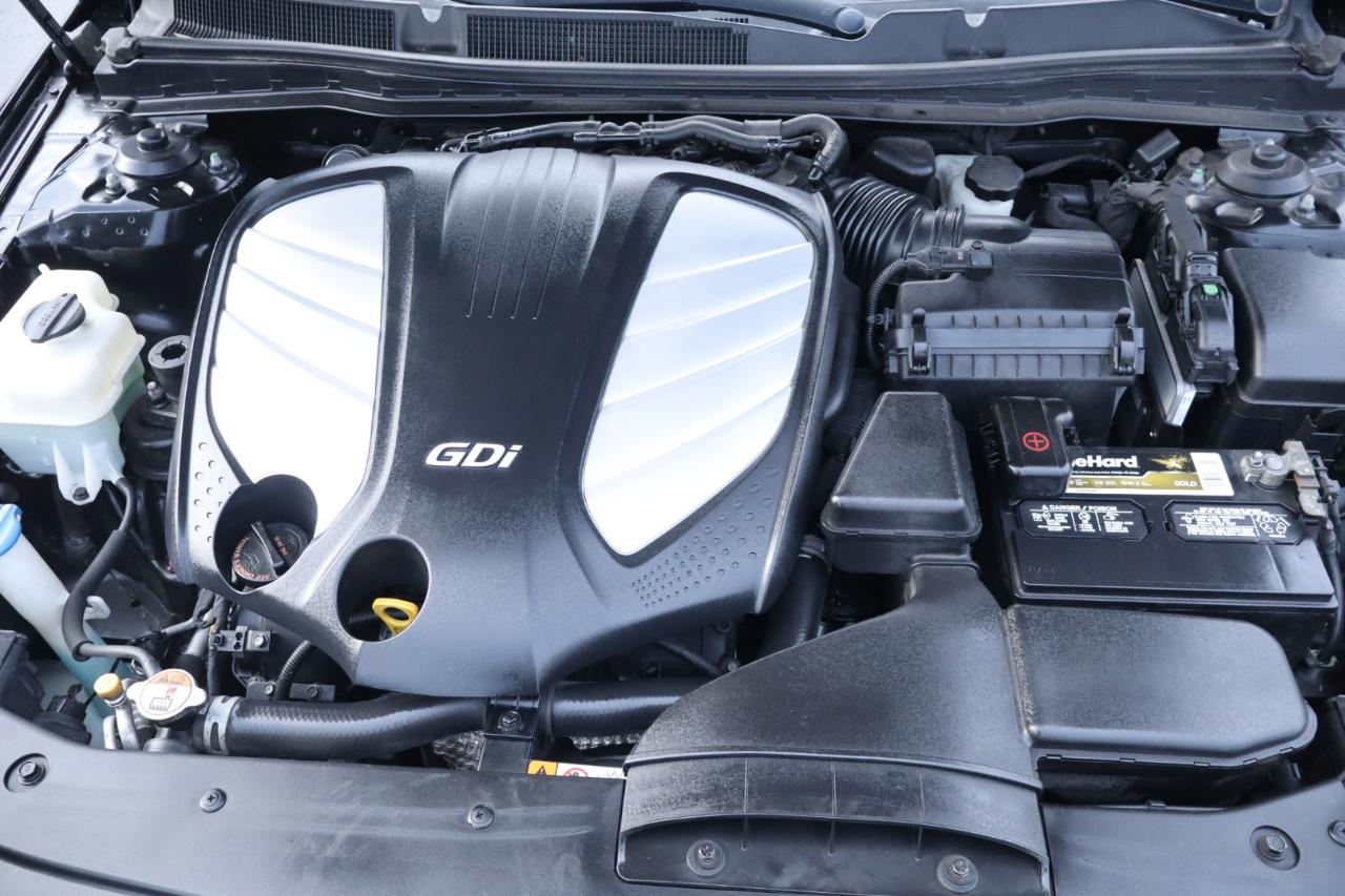 Kia Cadenza 4dr Sdn Premium 2015