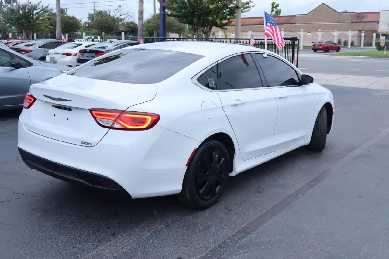 Chrysler 200 4dr Sdn LX FWD 2016